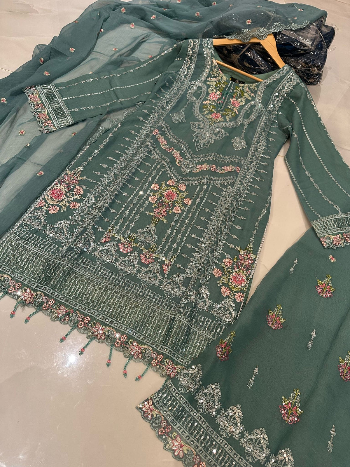 4 Colours Eid Khushiyan Plazzo Kameez chiffon embroidered Pakistani stonework embellished design S-XI suits Womenswear Elegant