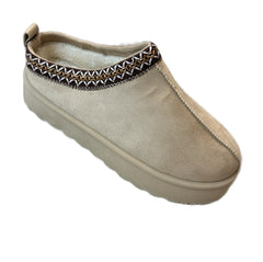 Women's Shoes Faux Fur Slip-On Platform Slippers for Indoor and Outdoor Use - Girls
Footwear Slide