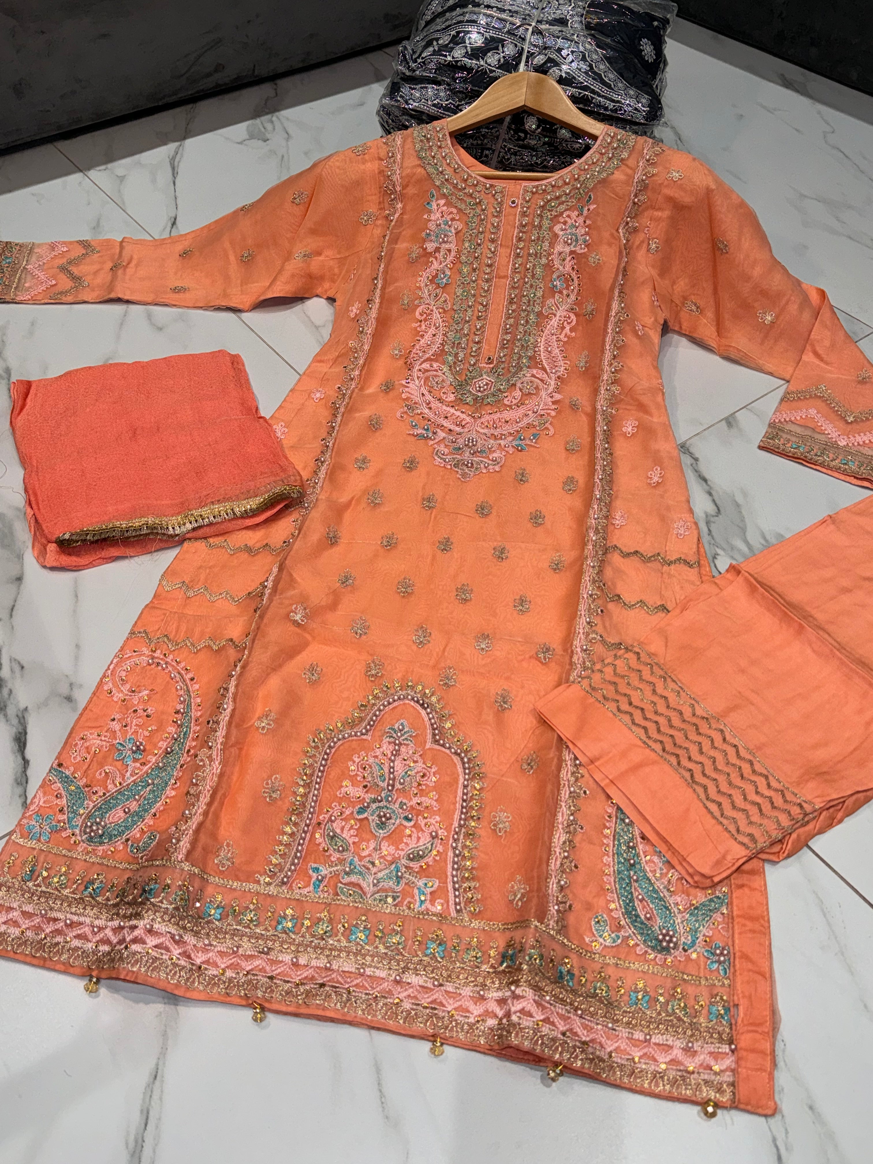 3 Colours ELEANOR Salwar kameez suit 3 piece Pakistani organza embroidered suit Dupatta S-XL